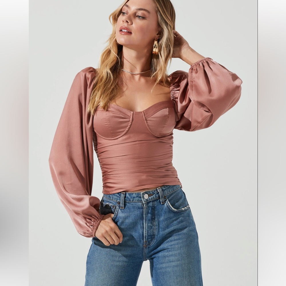 ASTR the Label Long Sleeve Milkmaid Top - Size Small